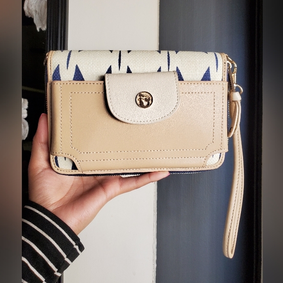 Spartina 449 Handbags - Spartina 449 Phone Holder Wristlet
